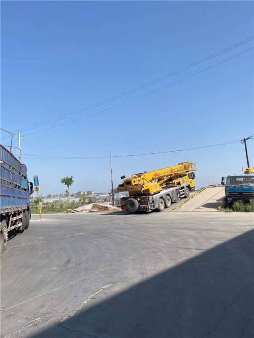 丰城市25吨吊车的租赁价格大概是多少？